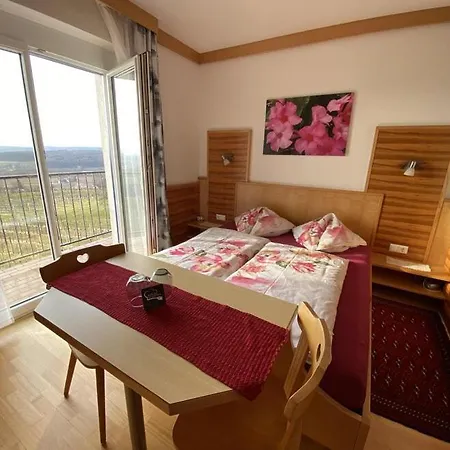 Sonnenterrasse Kloecklschuster *