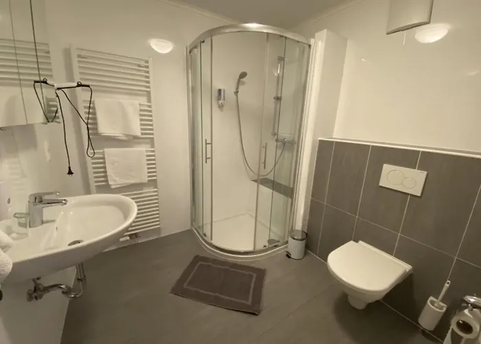 Sonnenterrasse Kloecklschuster Hotel *